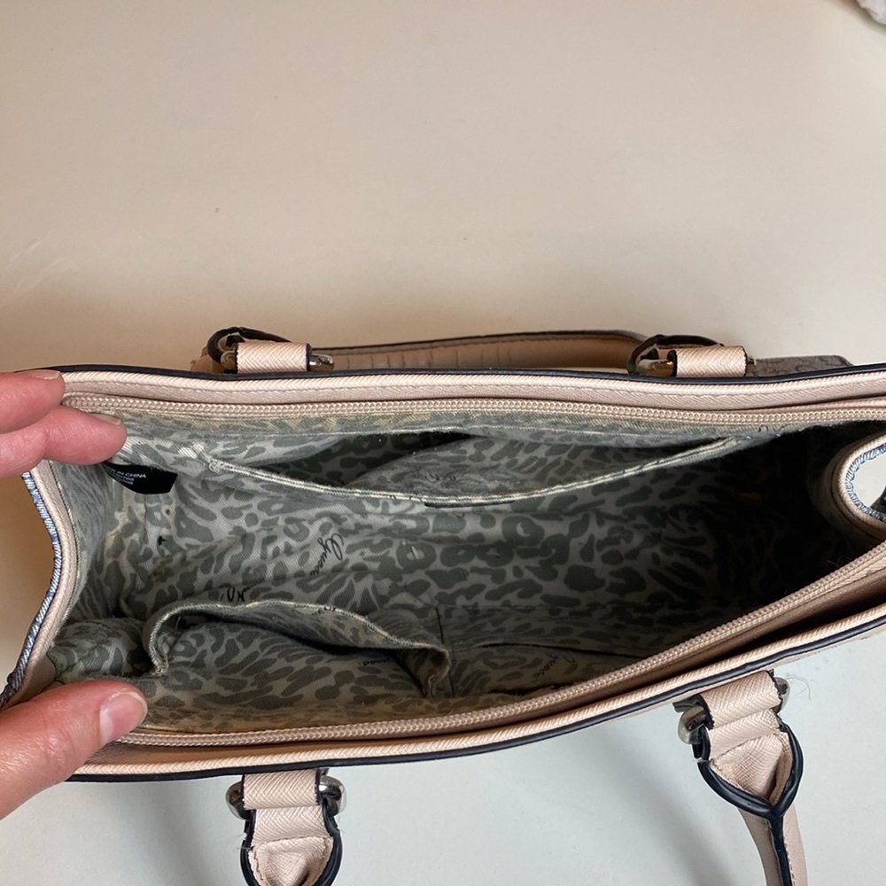 Guess handbag - Picture 9 of 12